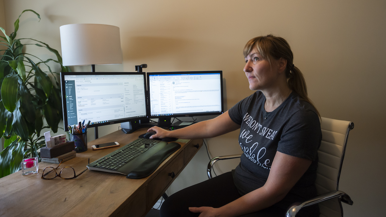 Photo of a small business owner learning if she should incorporate her business
