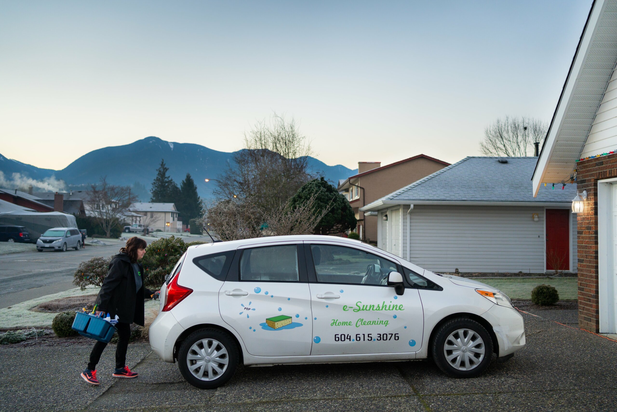image of cleaning business vehicle wrap