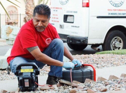 image of plumber from Valor Plumbing