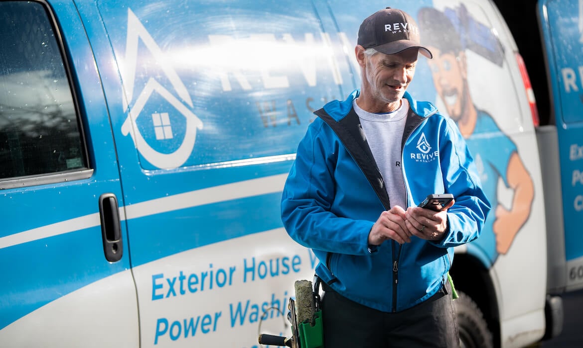 How to Start a Pressure Washing Business in 2025