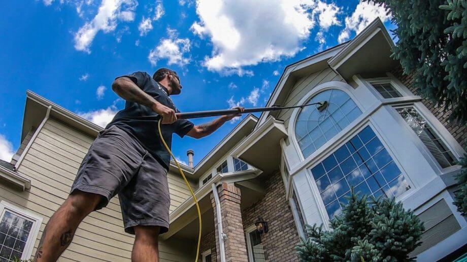 13 Best Window Cleaning Tools for Window Washing Professionals